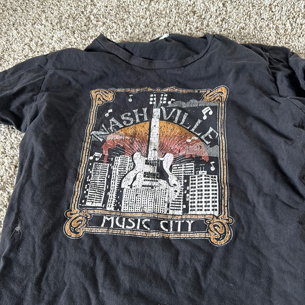 Graphic tee